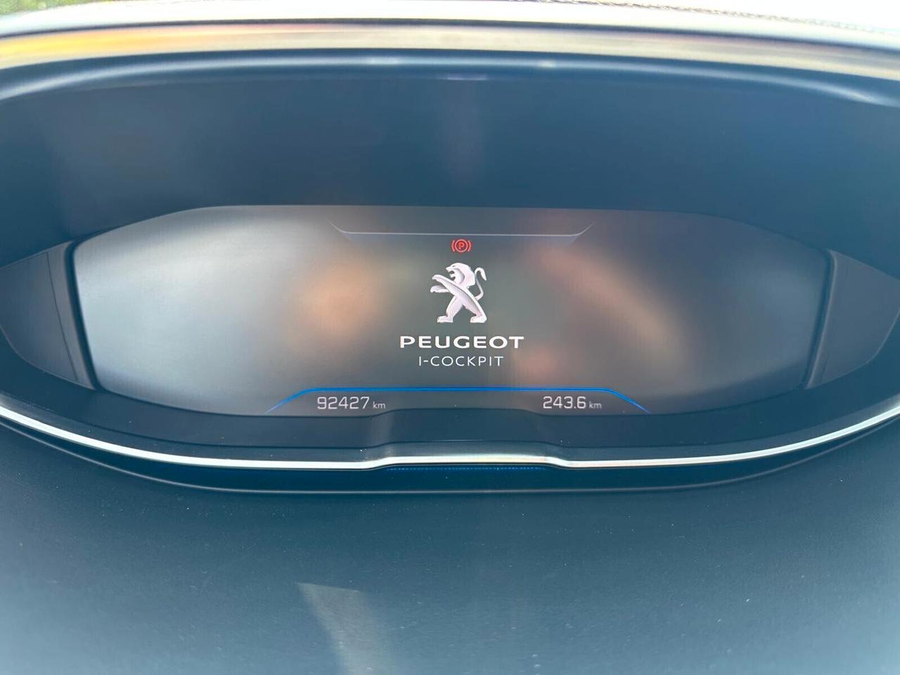 Peugeot 3008 BlueHDi 1.5HDI 130CV Allure 2022 IMPECCABILE
