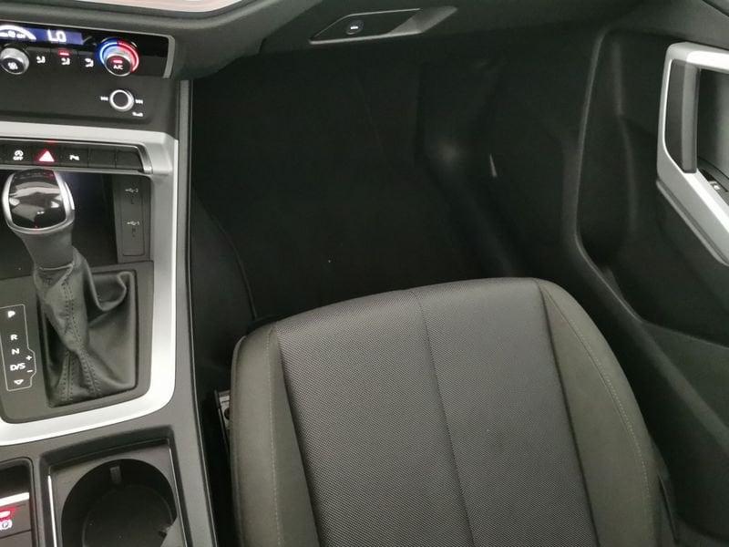 Audi Q3 35 2.0 tdi Business Advanced s-tronic