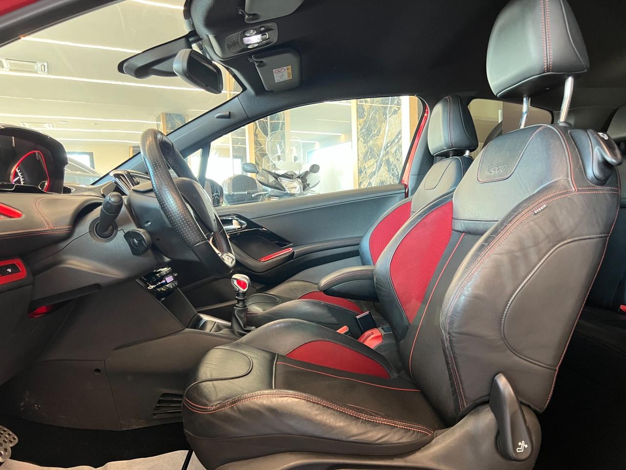 Peugeot 208 1.6 THP 200 CV 3 porte GTi