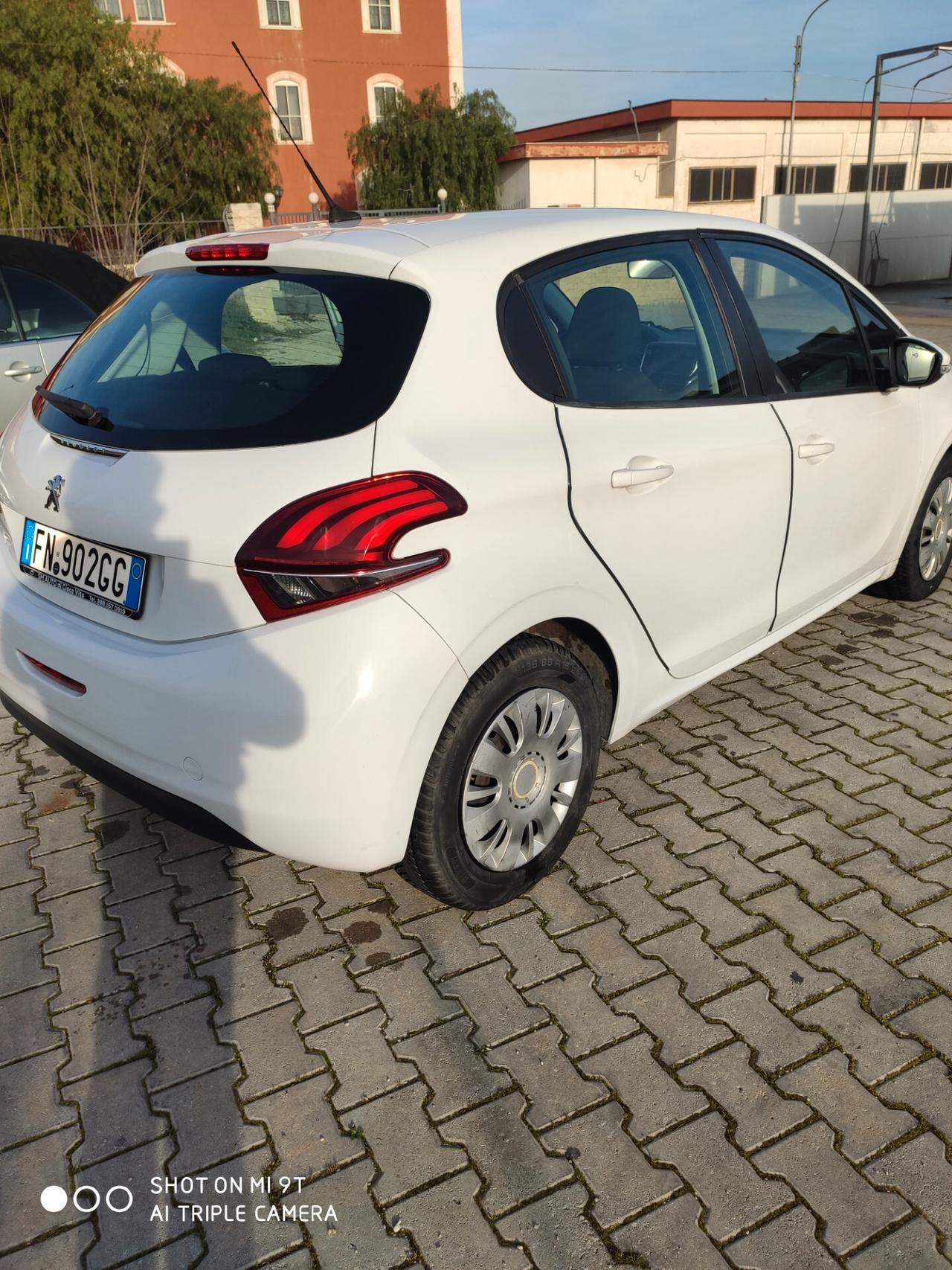 Peugeot 208 PureTech 82 5p. GPL Active