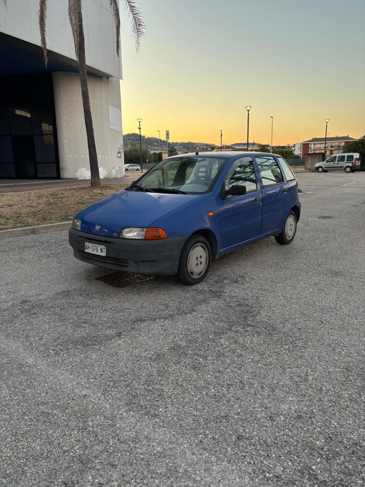 Fiat Punto TRENTENNALE NEOPATENTATI