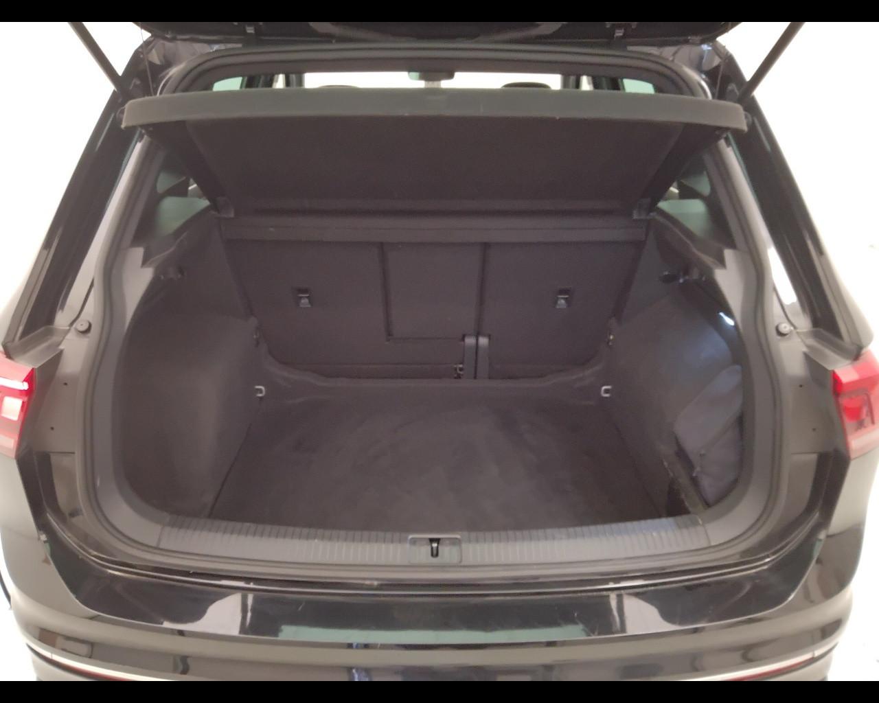 VOLKSWAGEN Tiguan II 2021 - Tiguan 2.0 tdi R-Line 150cv dsg