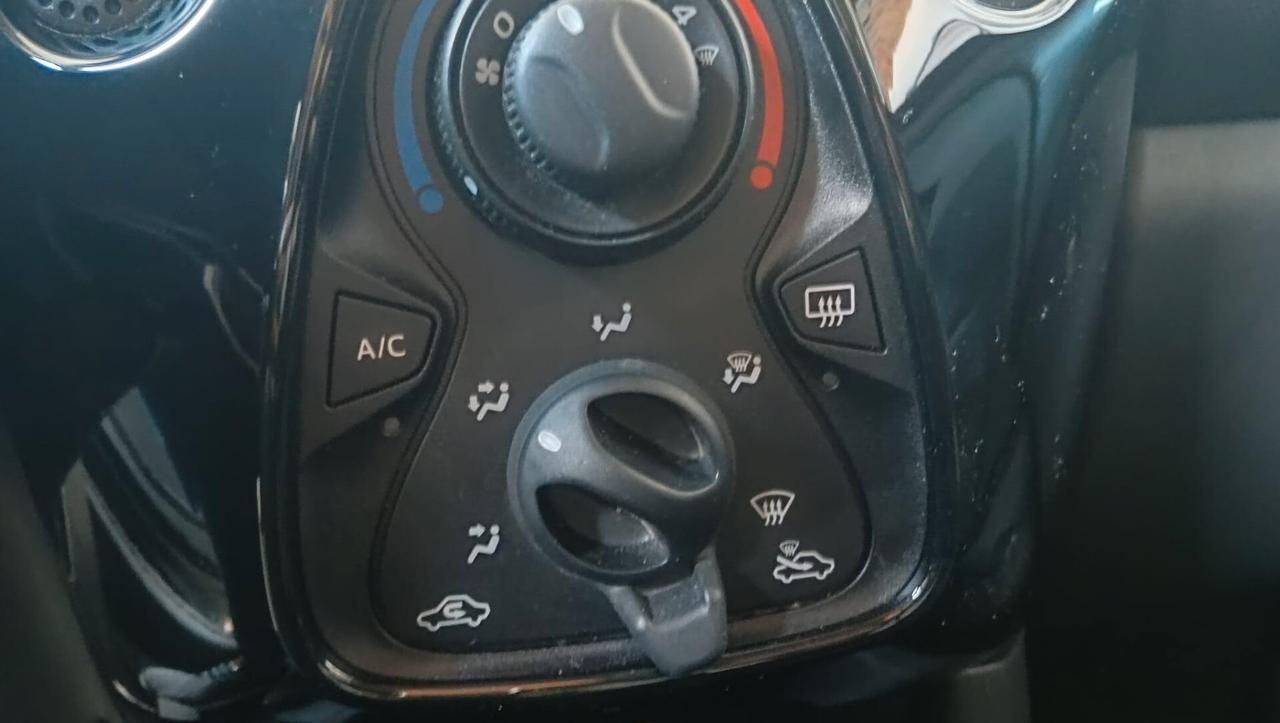 Citroen C1 VTi 72 5 porte Shine