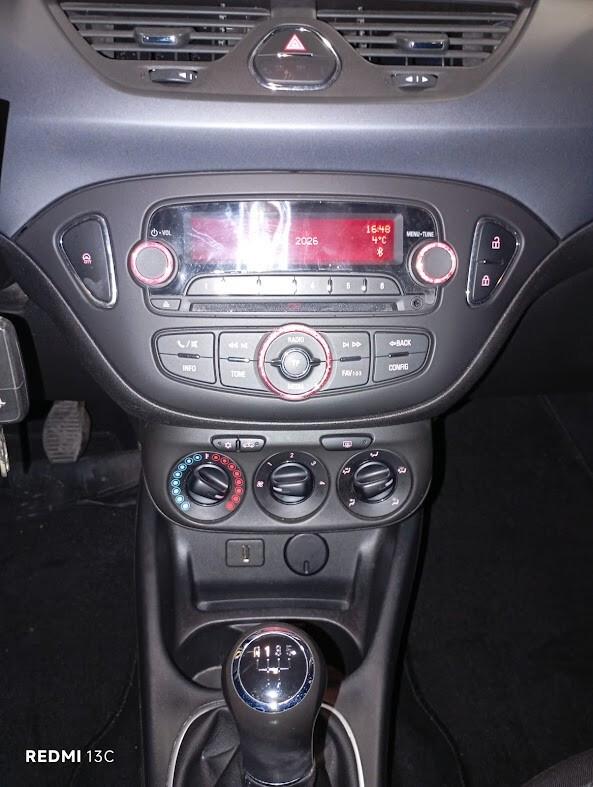 Opel Corsa del 2015 1200 benzina 130.000 km