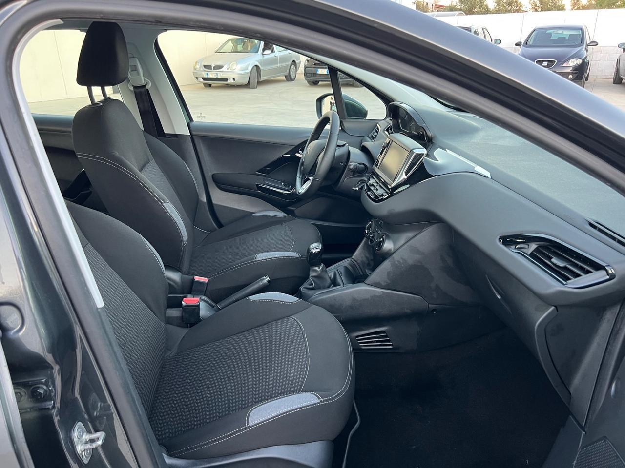 Peugeot 208 1.2 benzina 82cv 5 porte 2016