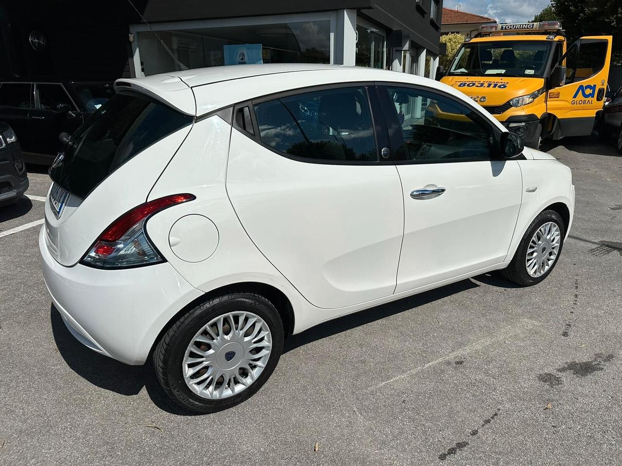 Lancia Ypsilon 1.2 69 CV 5 porte GPL Ecochic Silver