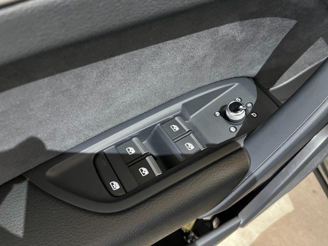 AUDI Q5 SPB Sportback 40TDI quattro S line Identity Black