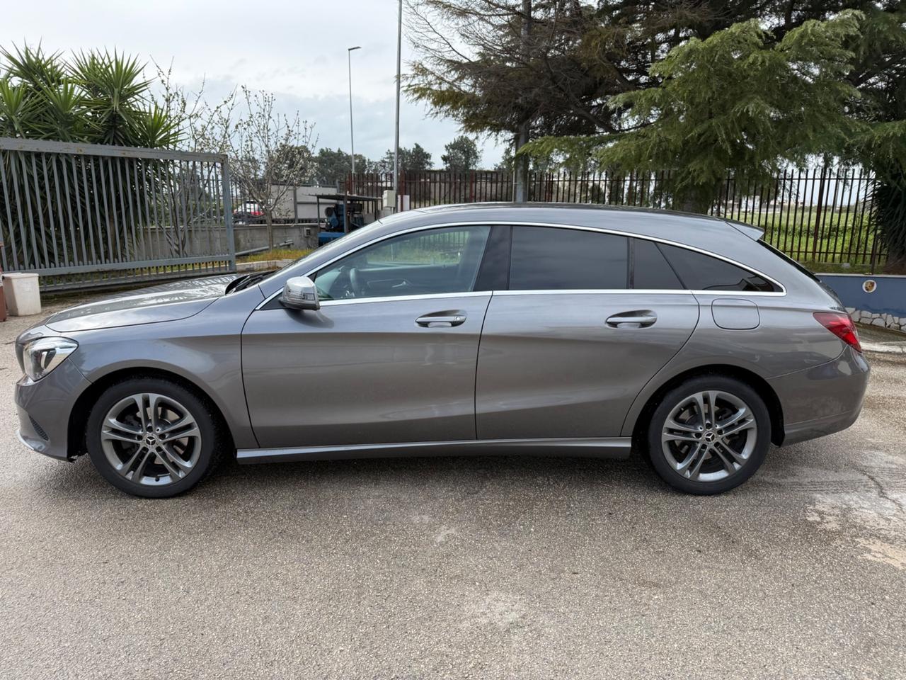 Mercedes-benz CLA 180 d Premium