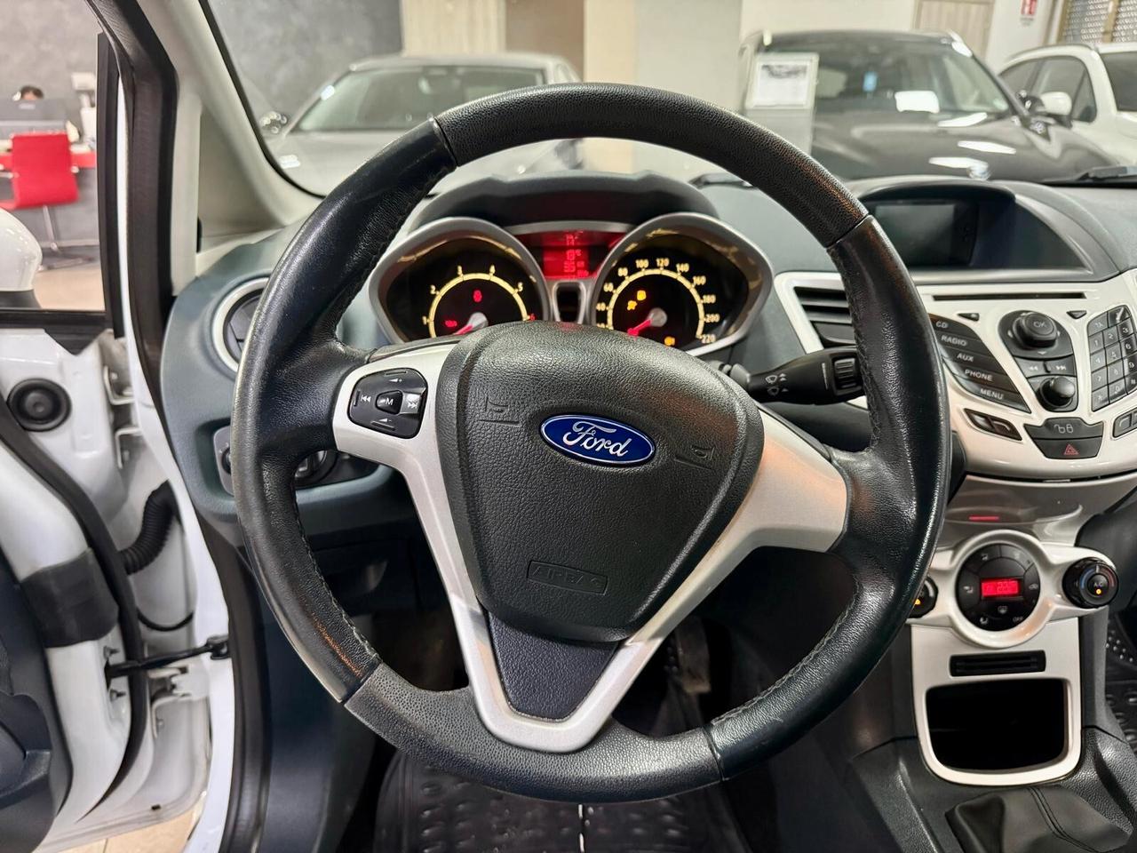 Ford Fiesta 1.4 97cv 5 porte GPL Titanium 2010