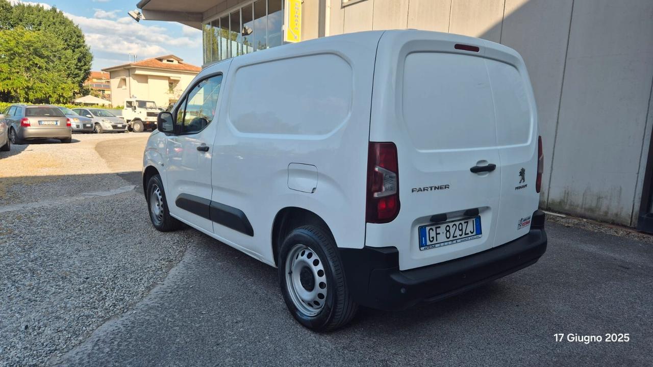 PEUGEOT PARTENER