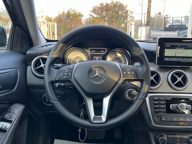 MERCEDES-BENZ GLA 200 d Automatic 4Matic Sport