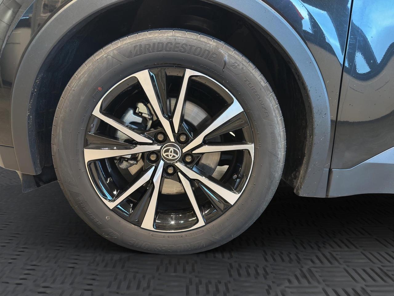 Toyota C-HR 2.0 phev Trend fwd e-cvt