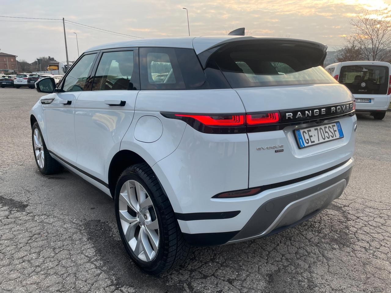 Land Rover Range Rover Evoque 1.5 I3 P300E PHEV AWD Auto SE