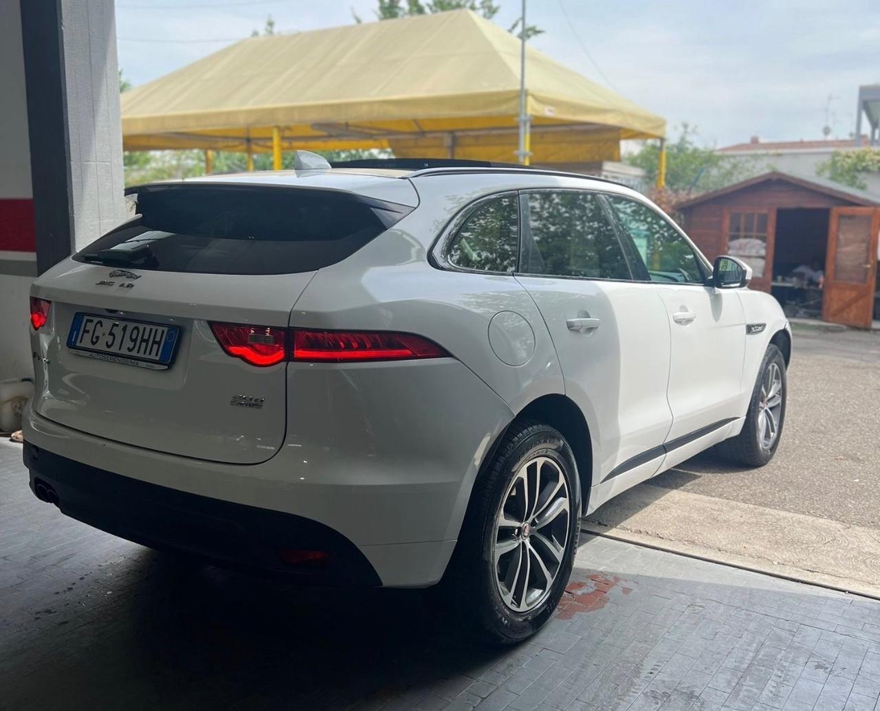 Jaguar F-Pace 2.0 D 180 CV AWD Portfolio