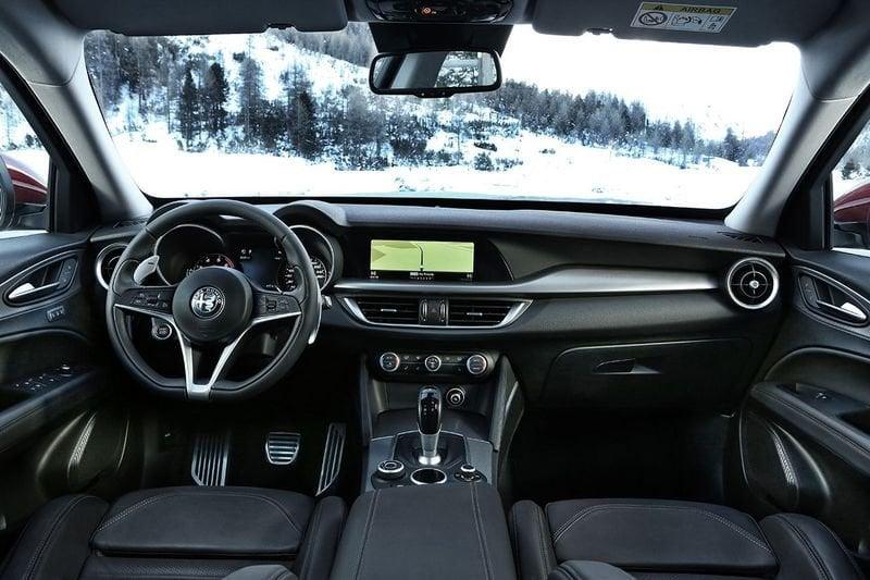 Alfa Romeo Stelvio 2017 2.2 t Business Q4 210cv auto my19