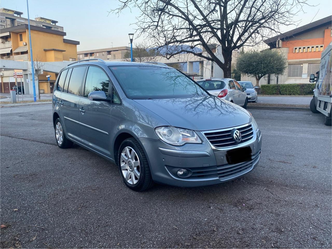 Volkswagen Touran 2.0 TDI 7 posti pelle FULL OPTIONAL