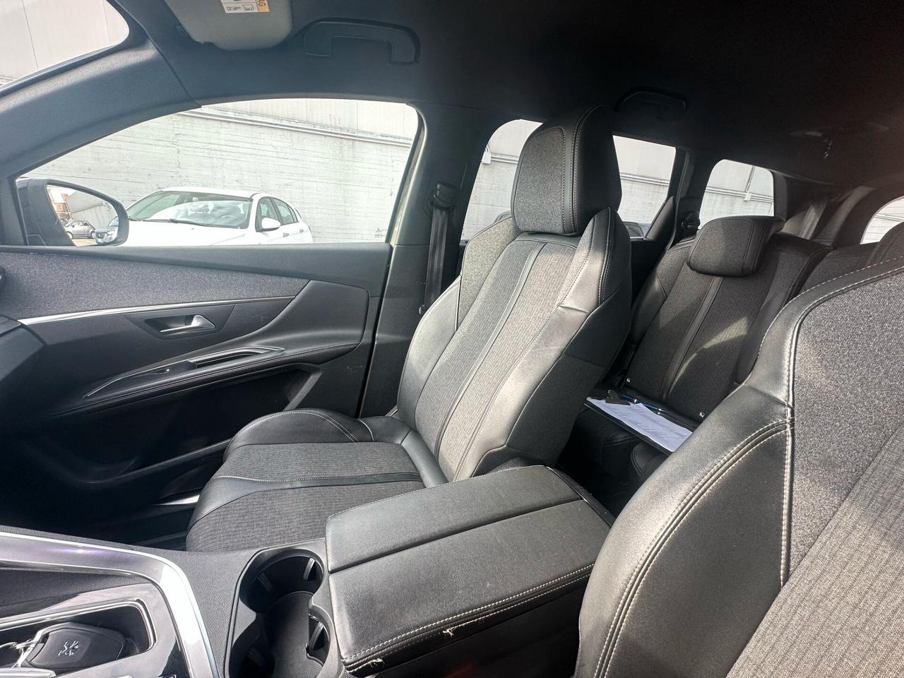 PEUGEOT 5008 EAT 8 GT LINE 7 POSTI CON MOTORE NUOVO