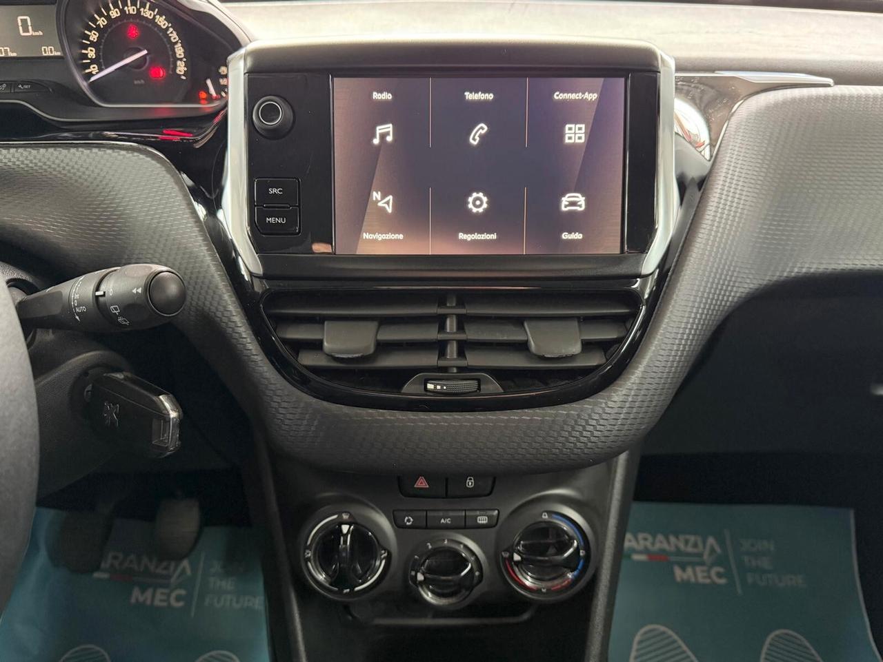 Peugeot 2008 BlueHDi 100 S&S Signature