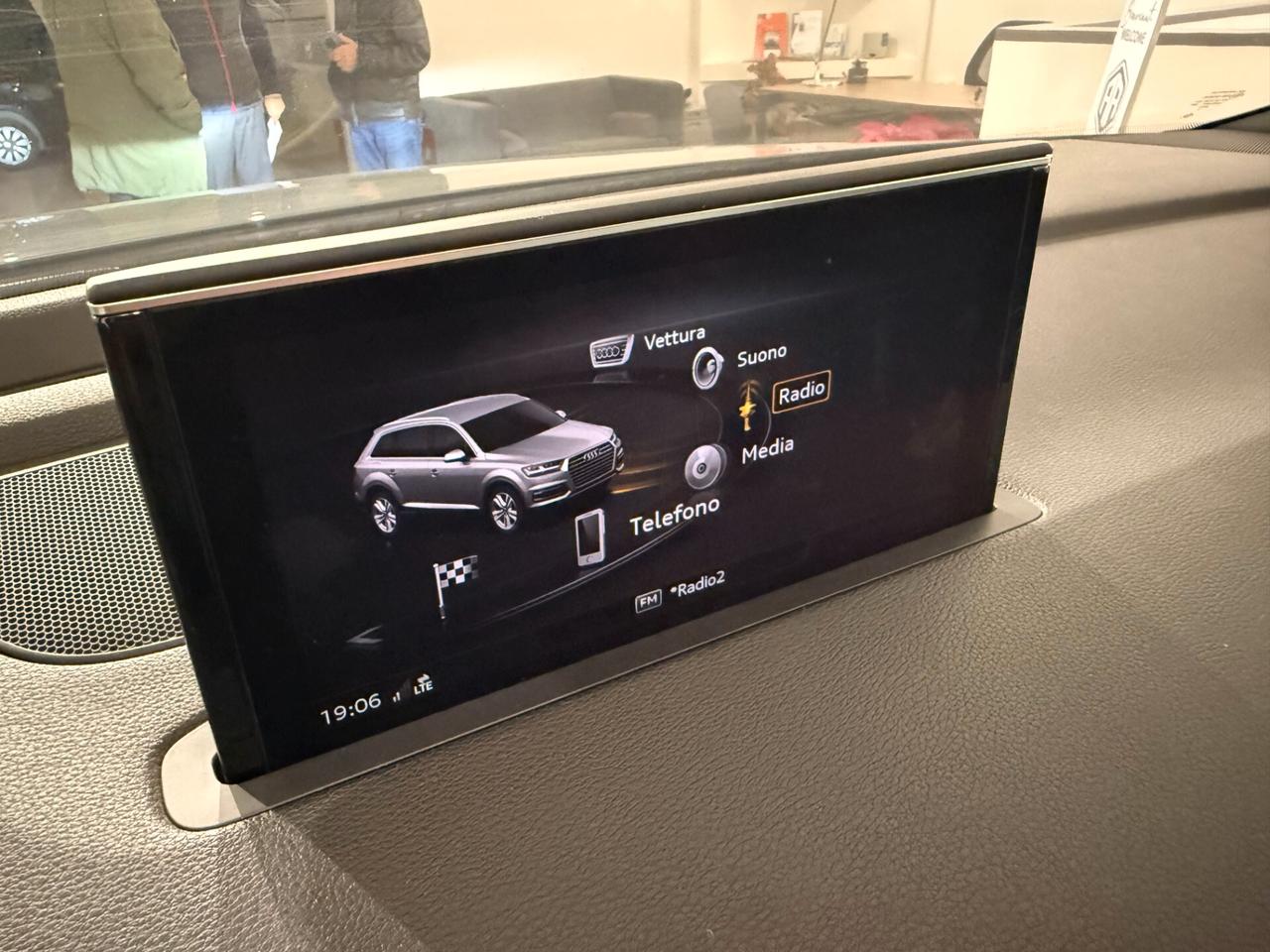 Audi Q7 e-tron 3.0 TDI quattro tiptronic Business Plus