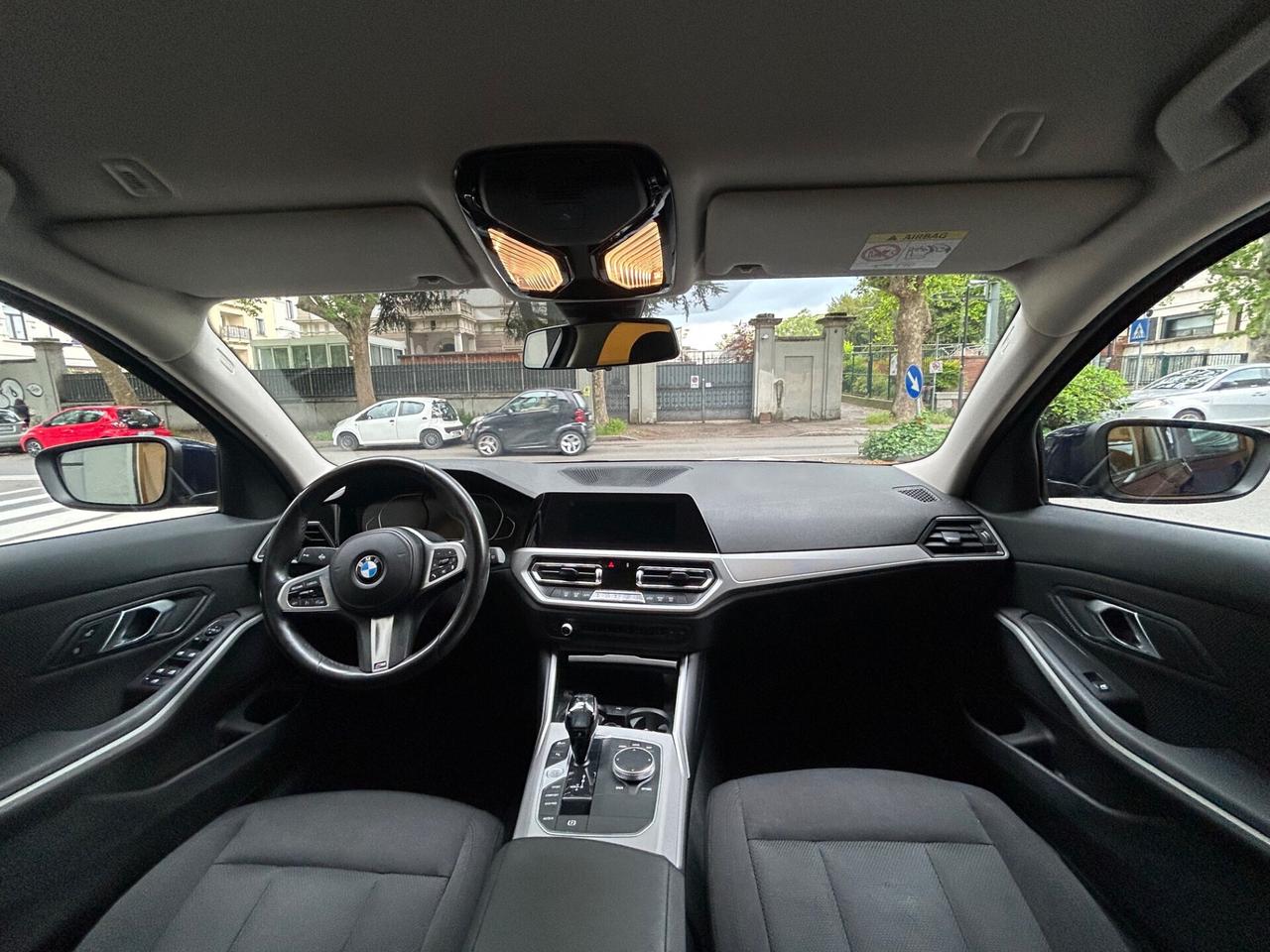 Bmw 318d 48V MHEV Business Advantage