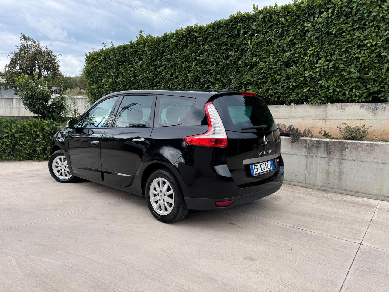 Renault Scenic 1,5 diesel 7 posti