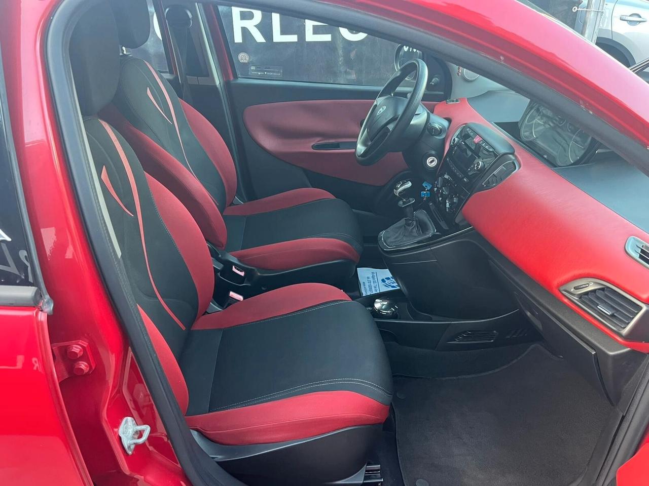 Lancia Ypsilon 1.2 BENZINA E GPL