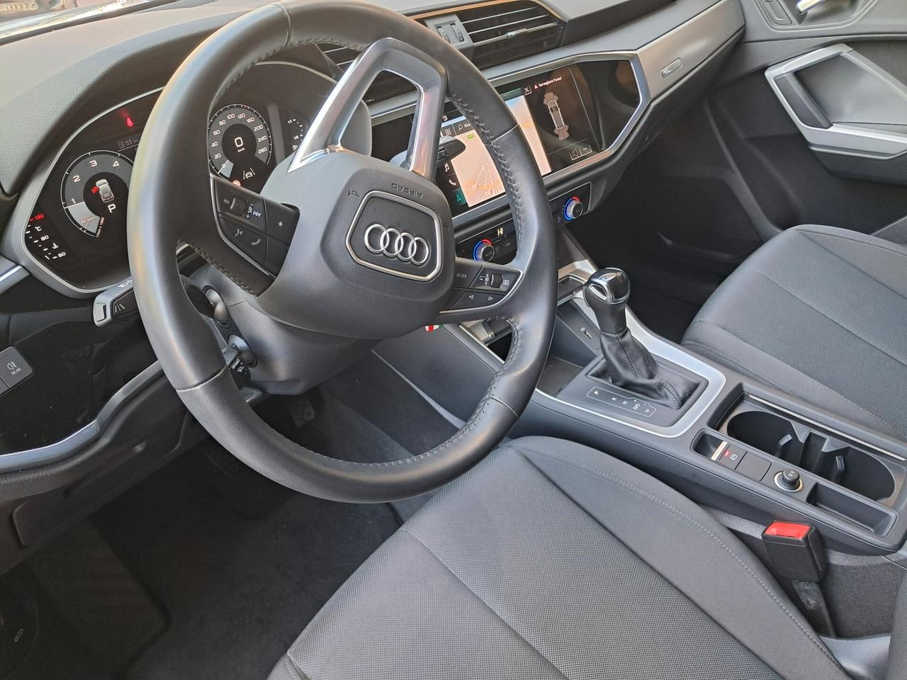 Audi Q3 35 TDI S tronic Business