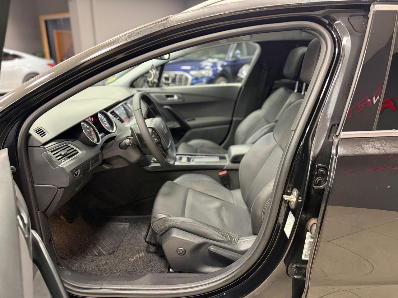 Peugeot 508 BlueHDi 180 EAT6 S&S SW Allure