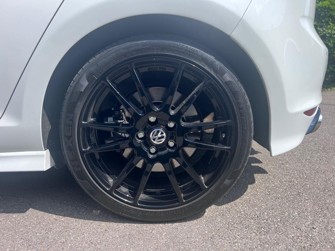 Volkswagen Golf 2.0 TSI R #10432