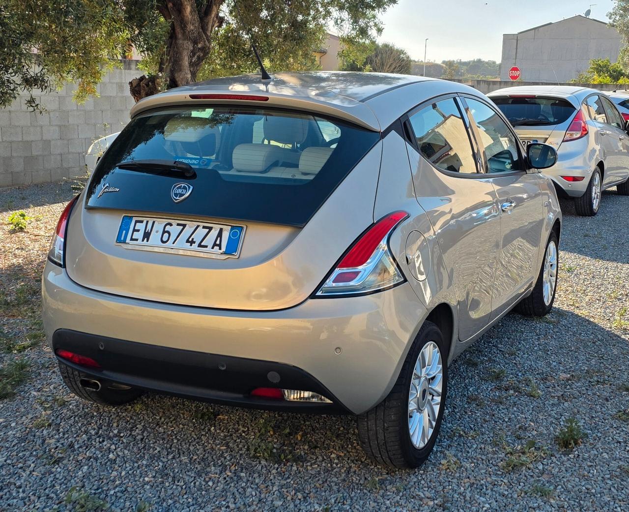 Lancia Ypsilon 1.2 69 CV 5 porte Gold