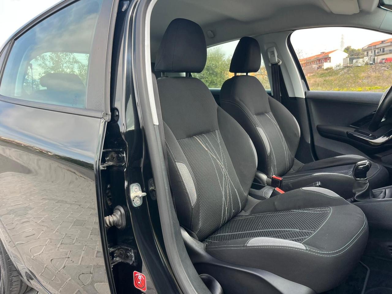 Peugeot 208 1.4hdi A-F-F-A-R-O-N-E- CHIAMA 2013