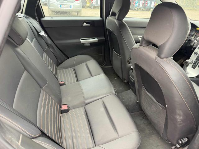 VOLVO V50 D2 R-design senza nessun lavoro da fare