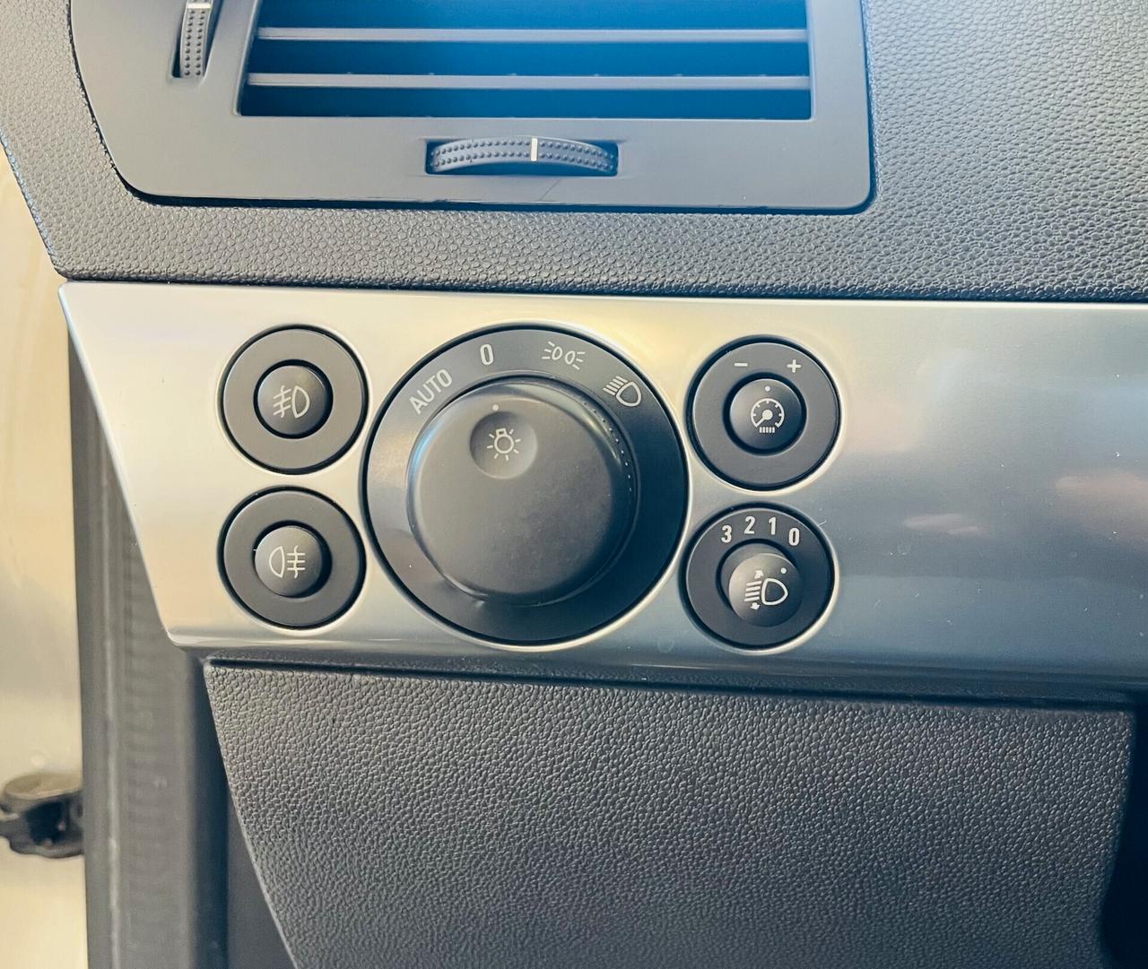 Opel Astra Cabrio TwinTop 1.9 Diesel 150CV Cosmo