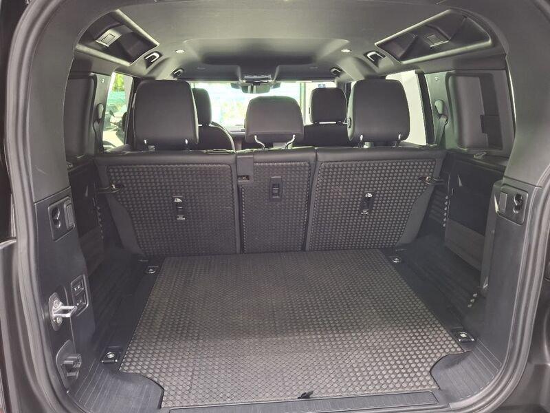 Land Rover Defender 3.0D I6 200 110 SE AWD auto. AUTOCARRO N1