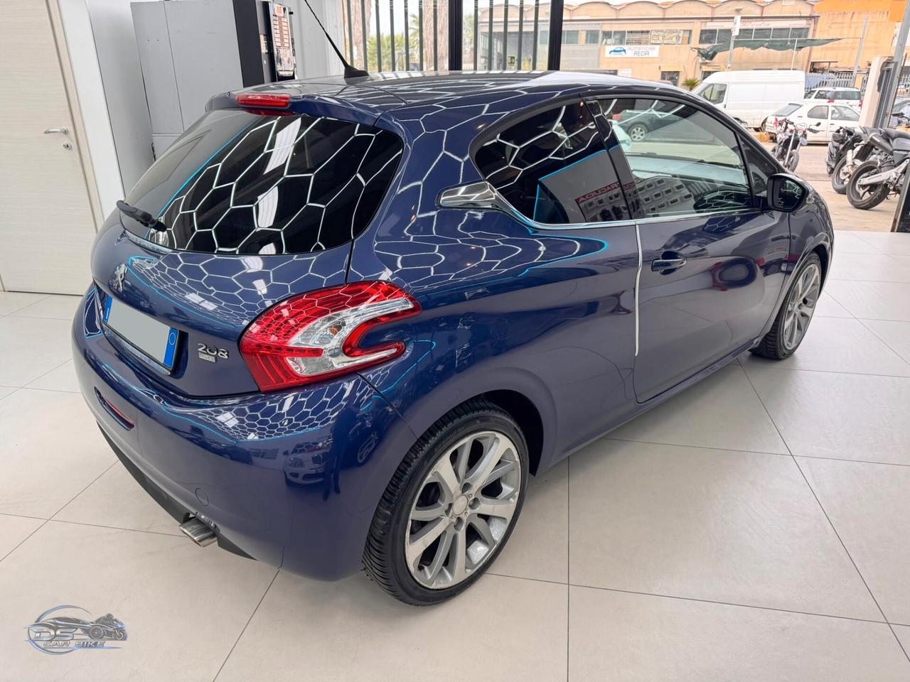 Peugeot 208 1.6 e-HDi 92 CV Stop&Start 3 porte Active