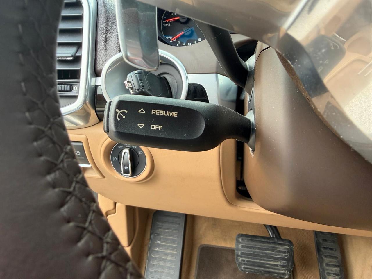 PORSCHE CAYENNE 3.0D/FARI XENO/CERCHI 21/PINZE GIALLE/VETRI PRIV TAG. CERT/PORT ELETTRICO/TELC.POST !!