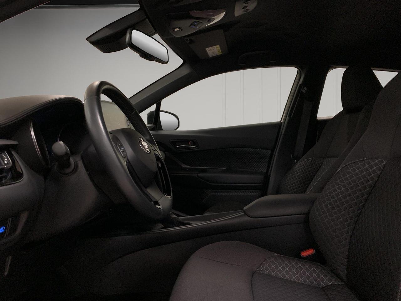 Toyota C-HR 1.8h Business e-cvt