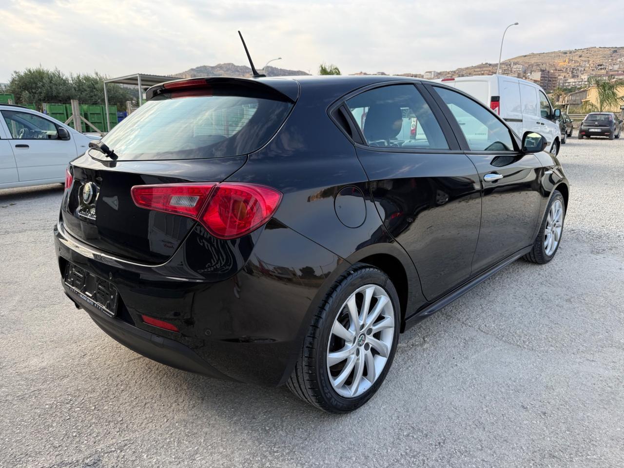 Alfa Romeo Giulietta 1.6 JTDm-2 105 CV Distinctive