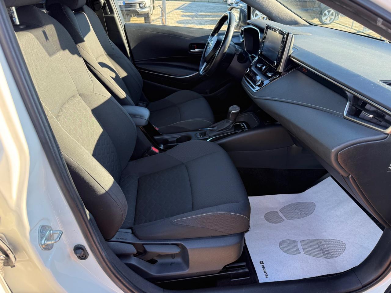 Toyota Corolla 1.8 HIBRID CVT 98CV STYLE