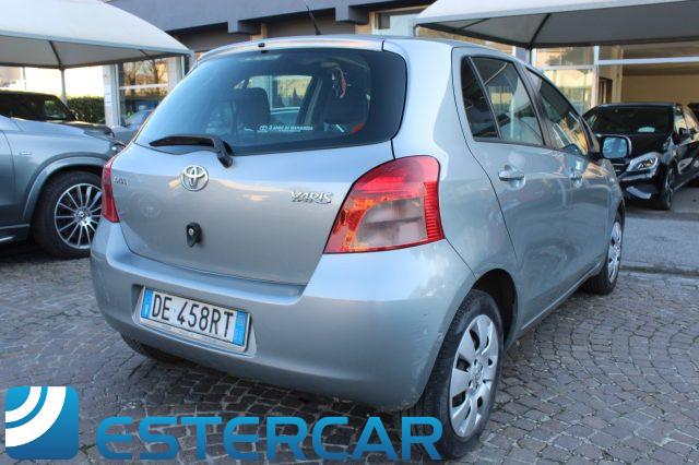 TOYOTA Yaris 1.0 5 porte