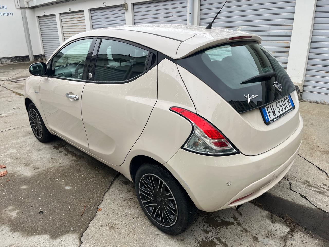 Lancia Ypsilon 1.2 69 CV 5 porte GPL Ecochic Gold