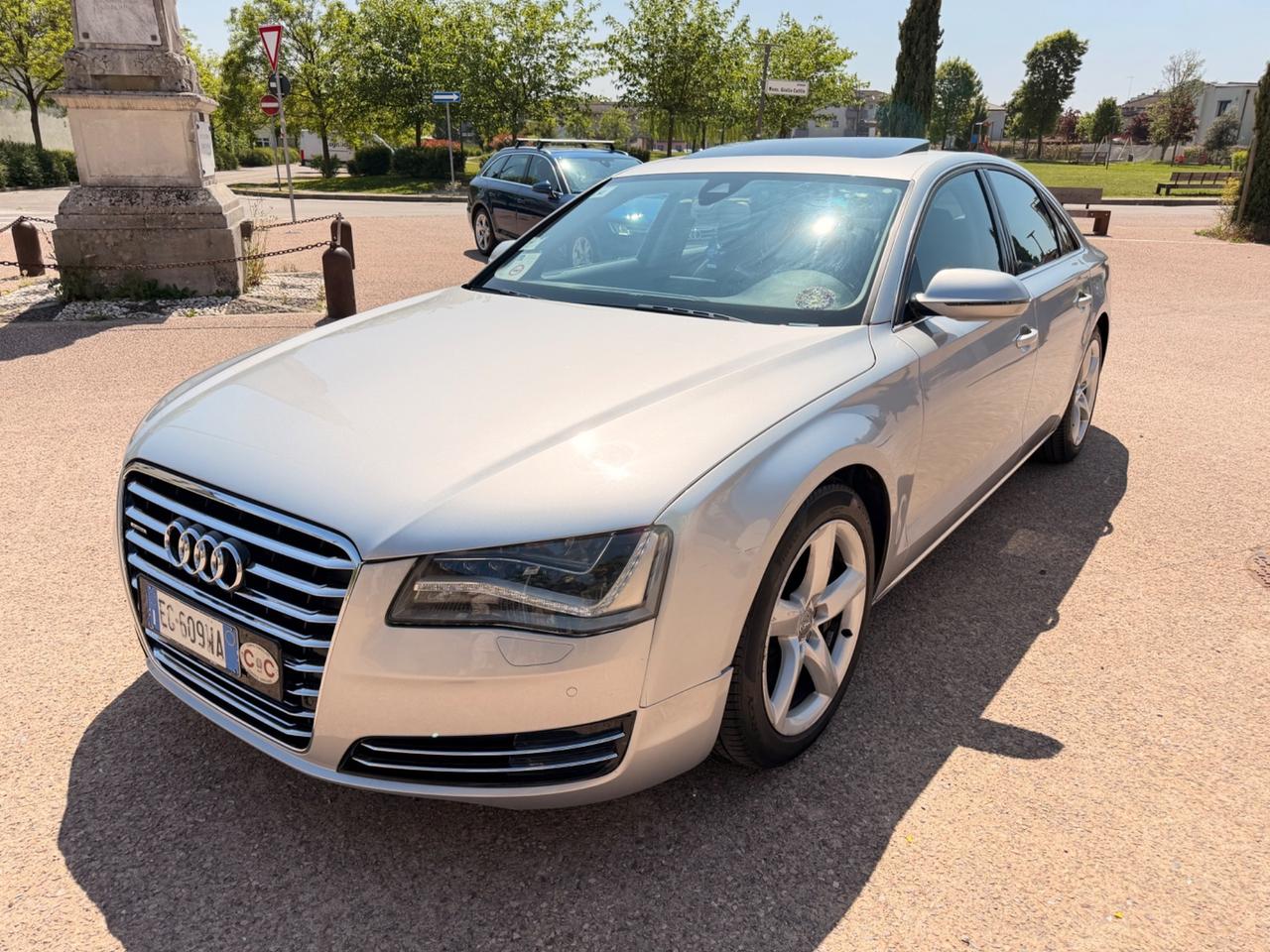 AUDI A8 4.2 V8 FSI quattro KM 113mila tetto frigo consolato ITA