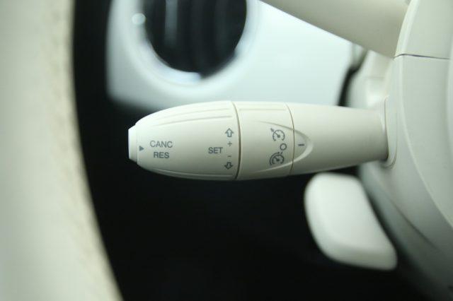 FIAT 500 1.0 Hybrid Tetto panoramico/Neopatentati/Uconnect