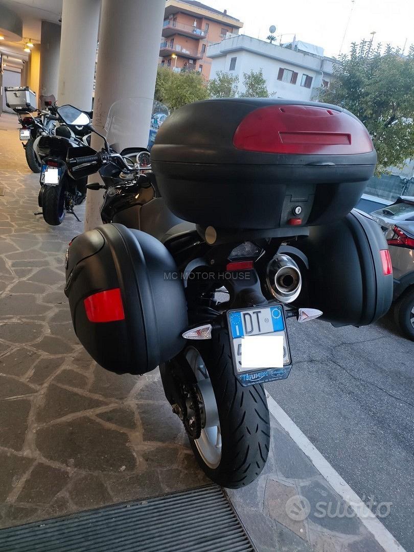 Triumph tiger 1050 +0maggi0 casco+rate+permute