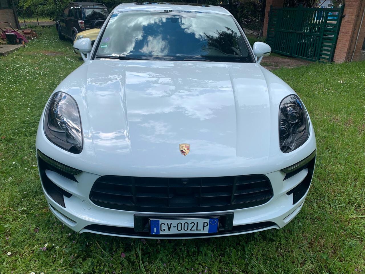 Porsche Macan 3.6 Turbo con GANCIO TRAINO Webasto