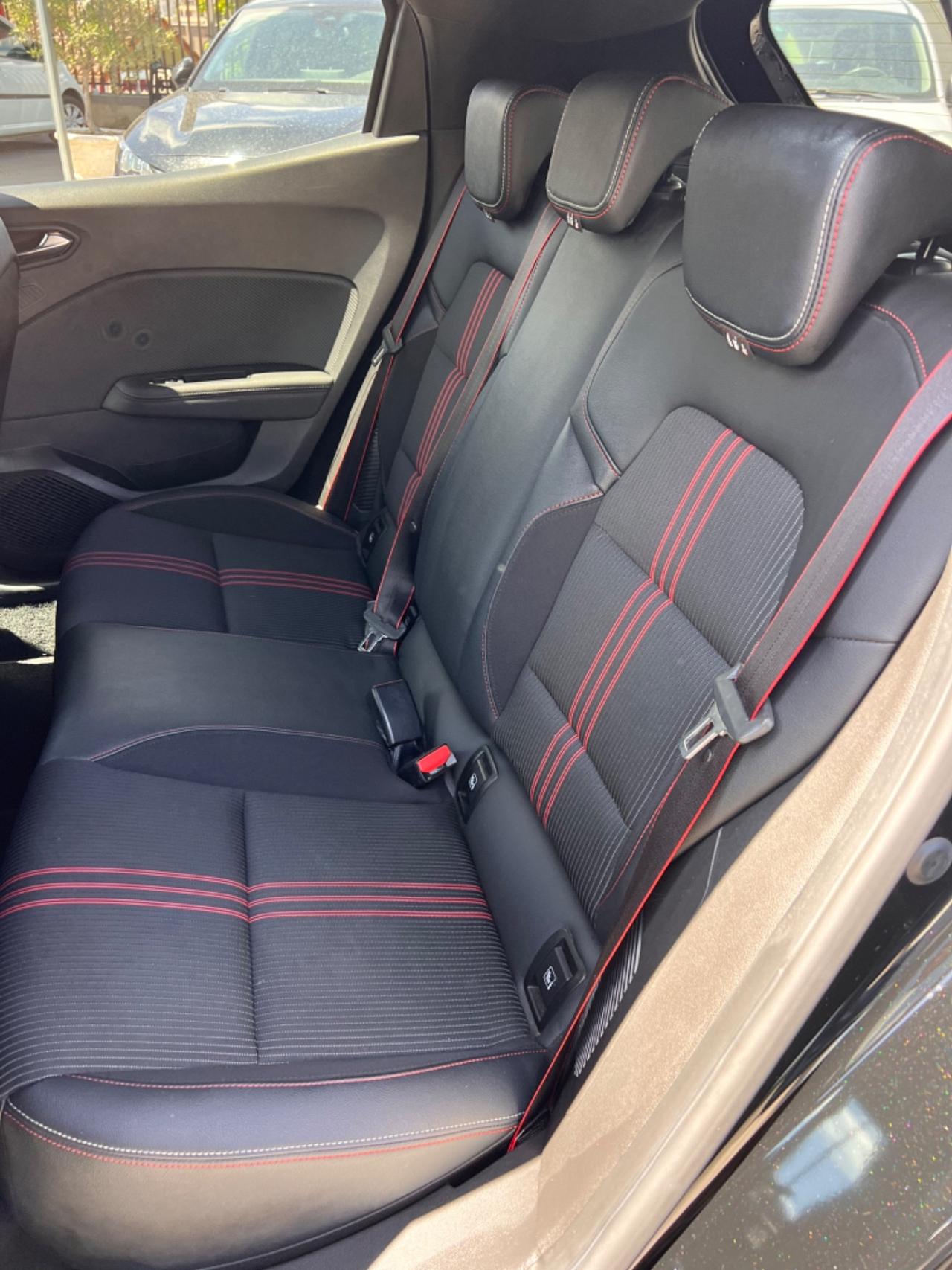 Renault Clio R-Line 1.6 Hybrid 140cv