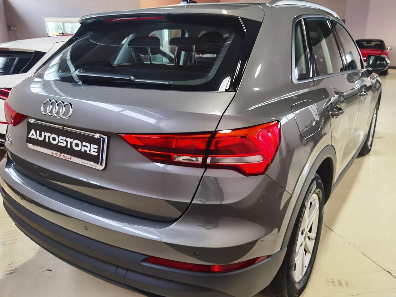 Audi Q3 35 TDI S tronic Business Sport