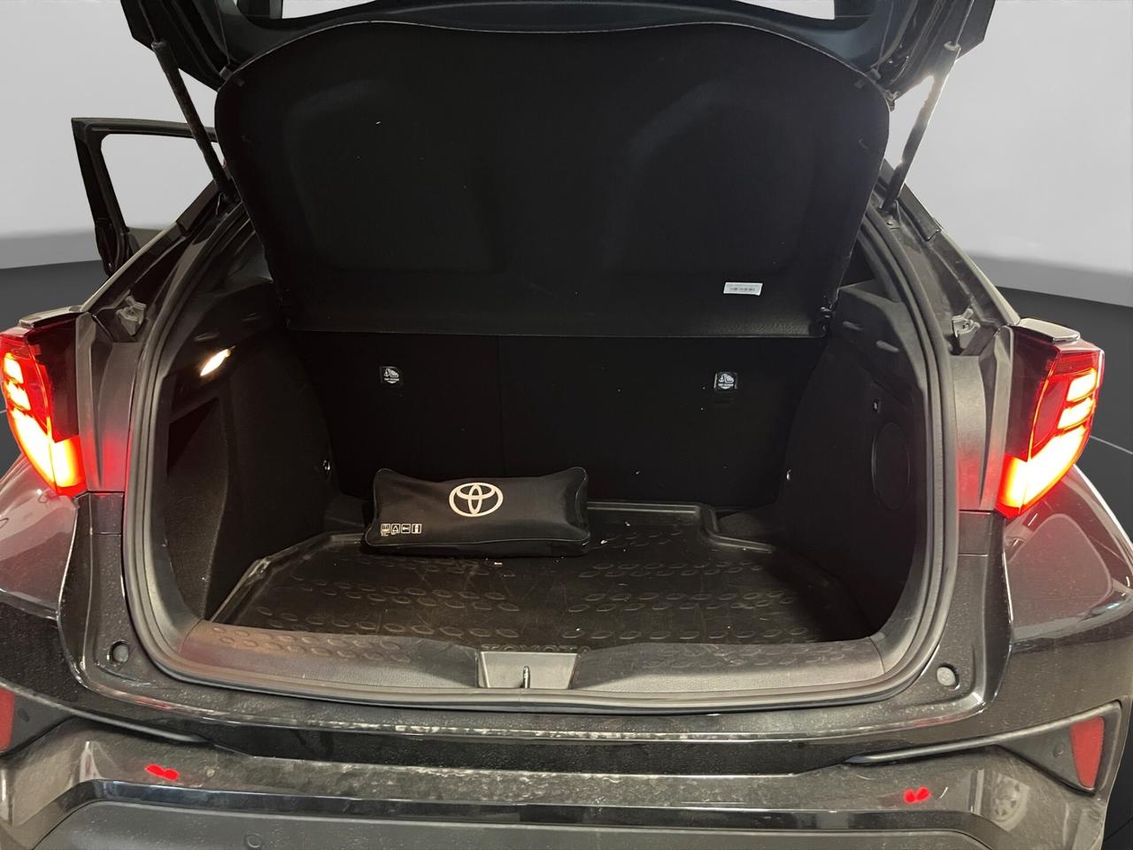 Toyota C-HR 1.8 Hybrid E-CVT Lounge 122cv