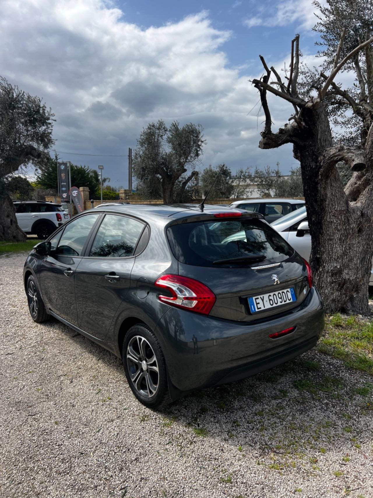 Peugeot 208 PureTech 68 5 porte xfettaaaa!!!