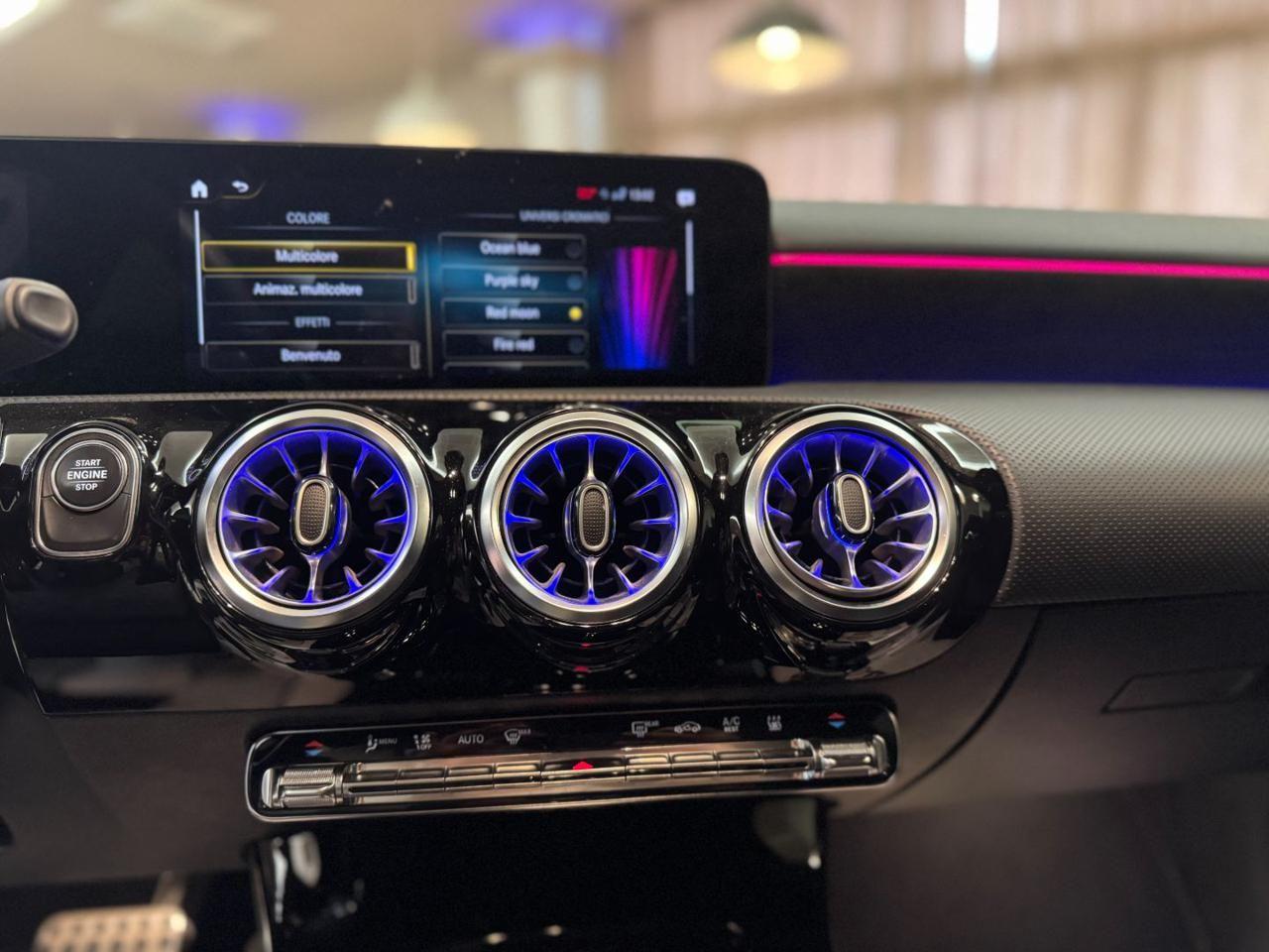 MERCEDES-BENZ A 250 Automatic Premium UniPro Mbux Ambient Light